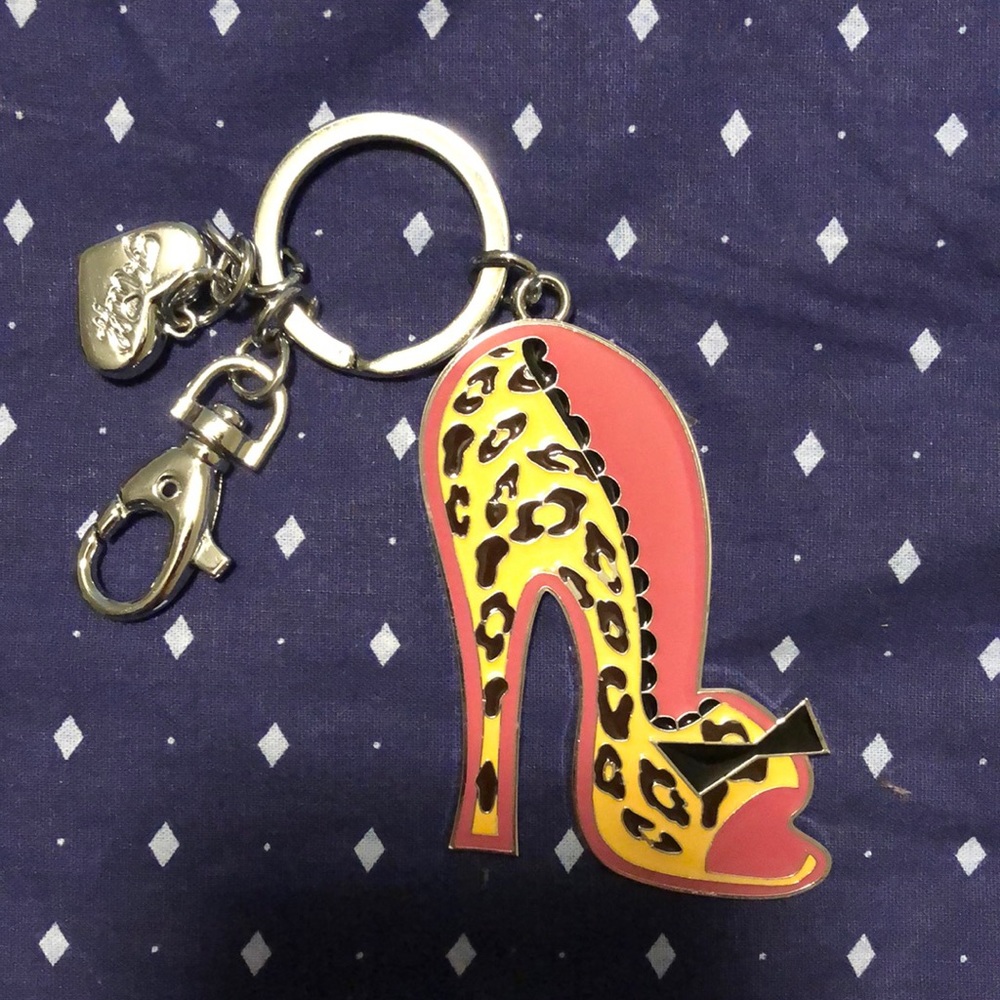 Fluff Leopard Heel Keychain
